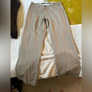 Men’s 33 Volcom Dress pants